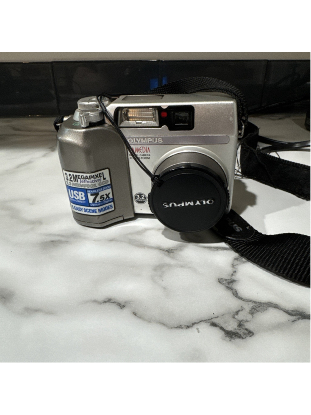 Olympus Digital Camera Camedia C-3020 Zoom 3.2MP Silver Tested A3 With 64mb SD